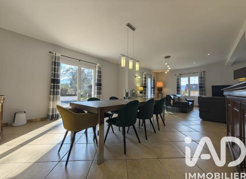 Maison - 224 m² - 8 pièces