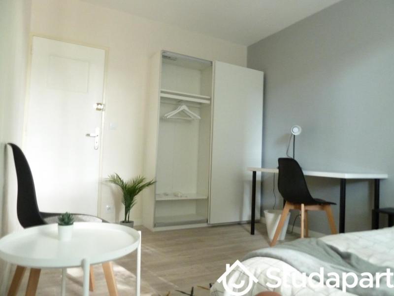 Chambre - 11 m² - 1 pièce