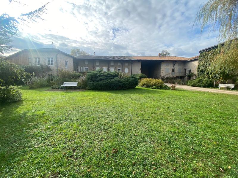 Maison - 260 m² - 11 pièces