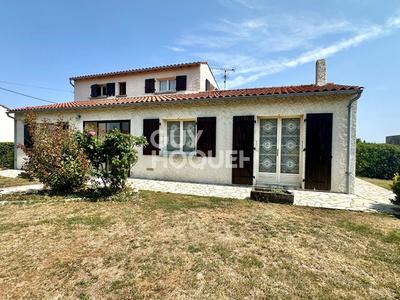 Maison - 121 m² - 7 pièces