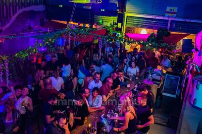 Fonds de commerce - Magasins - 200 m²