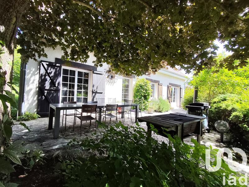 Maison - 268 m² - 10 pièces