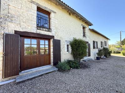 Maison - 220 m² - 6 pièces
