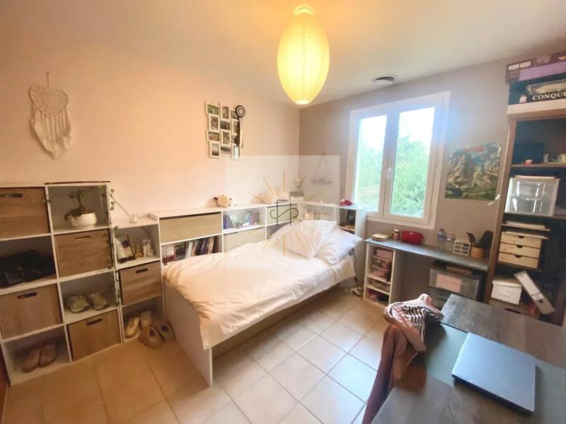 Immeuble - 92 m² - 5 pièces