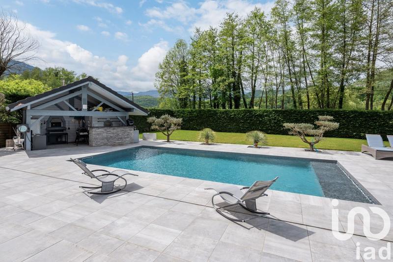 Maison - 249 m² - 6 pièces