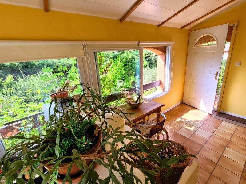 Maison - 235 m² - 9 pièces