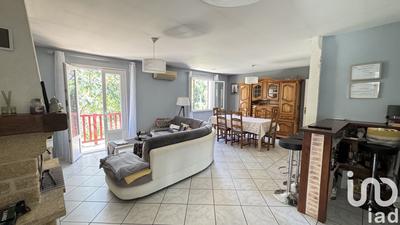 Maison - 117 m² - 8 pièces