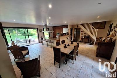 Maison - 196 m² - 8 pièces