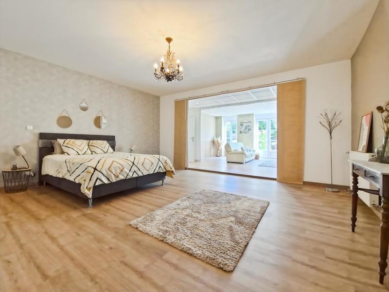 Demeure - 649 m² - 10 pièces