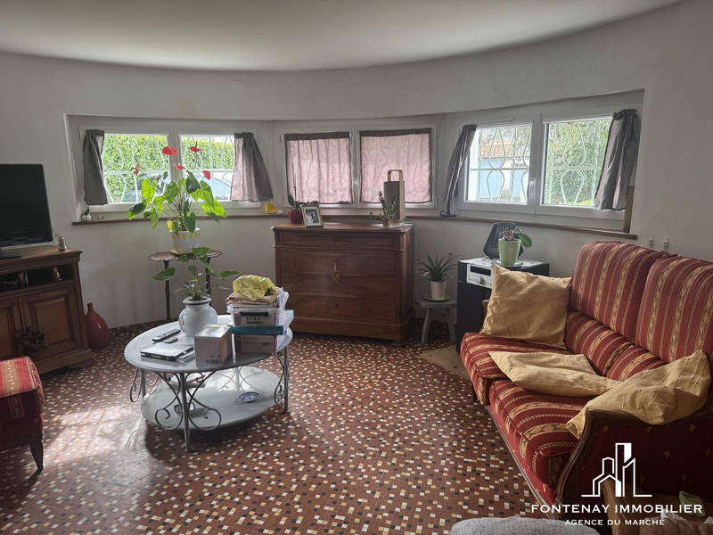 Maison - 242 m² - 10 pièces