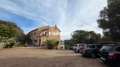 Propriété - 420 m²