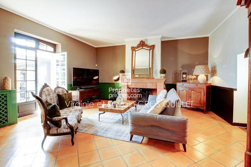 Maison - 270 m² - 7 pièces