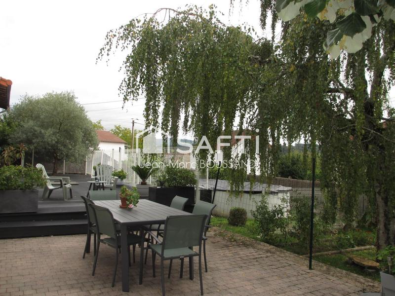 Maison de ville - 302 m² - 9 pièces