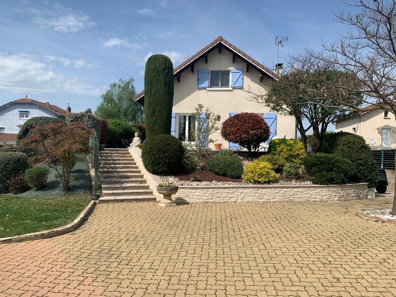 Maison - 183 m² - 6 pièces