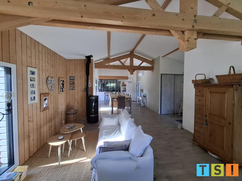 Maison - 228 m² - 6 pièces