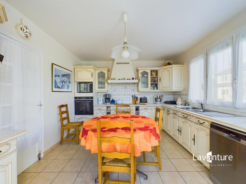 Maison traditionnelle - 145 m² - 7 pièces