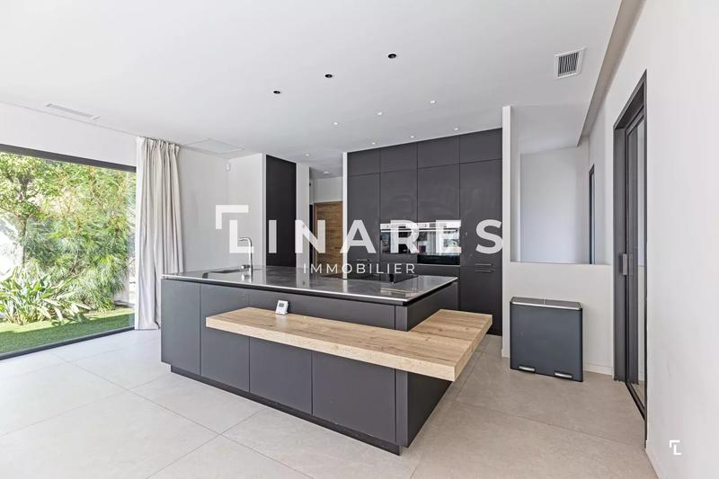 Maison - 170 m² - 6 pièces