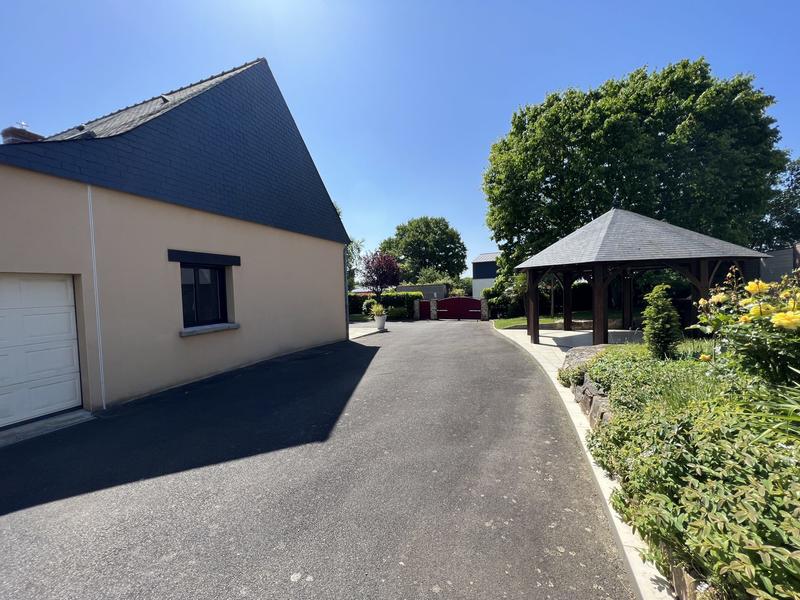 Maison - 160 m² - 8 pièces