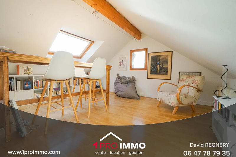 Maison - 224 m² - 8 pièces