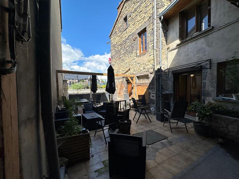 Fonds de commerce - Local commercial - 220 m²