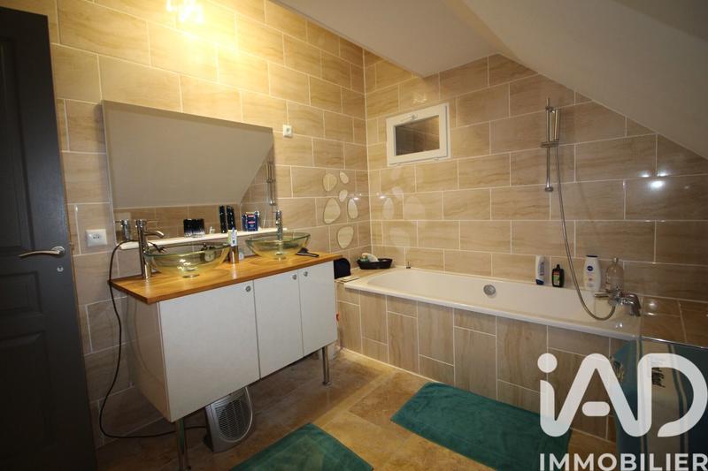 Maison - 195 m² - 6 pièces