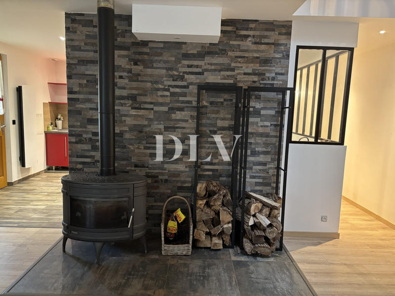 Maison - 200 m² - 8 pièces