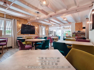 Maison - 213 m² - 10 pièces