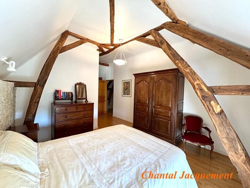 Maison - 390 m² - 16 pièces