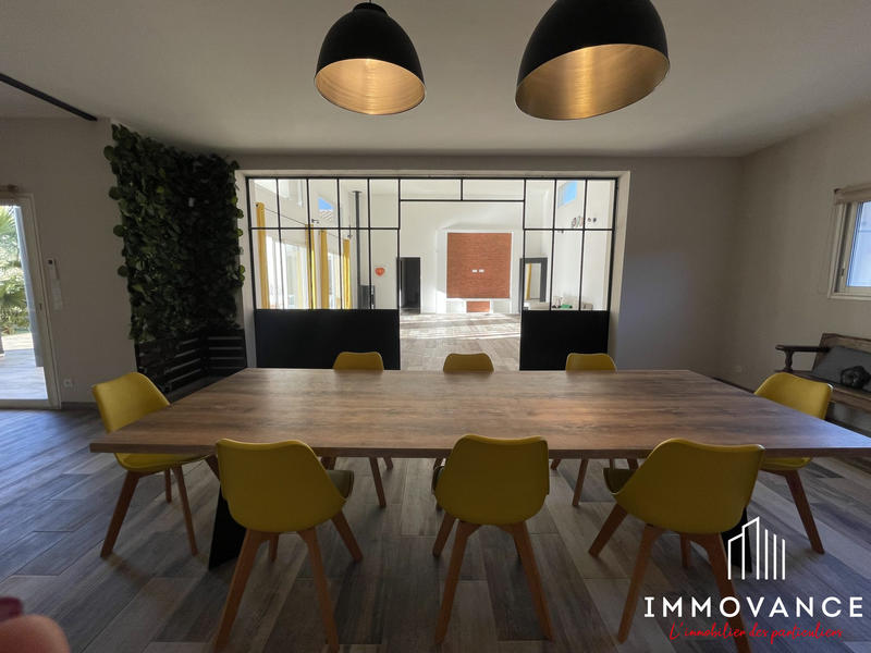 Villa - 210 m² - 6 pièces