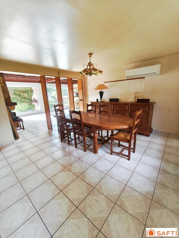 Maison - 180 m² - 7 pièces