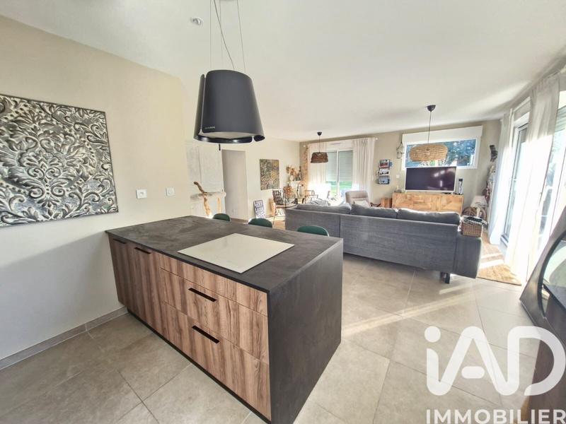 Maison - 98 m² - 5 pièces