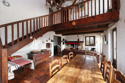 Maison - 210 m² - 8 pièces