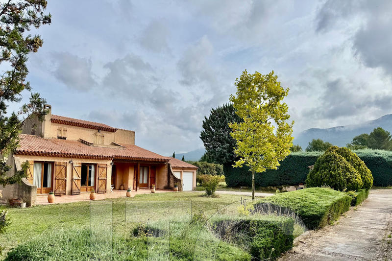 Maison - 184 m² - 6 pièces