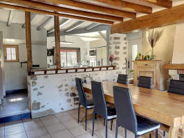 Propriété - 263 m² - 11 pièces