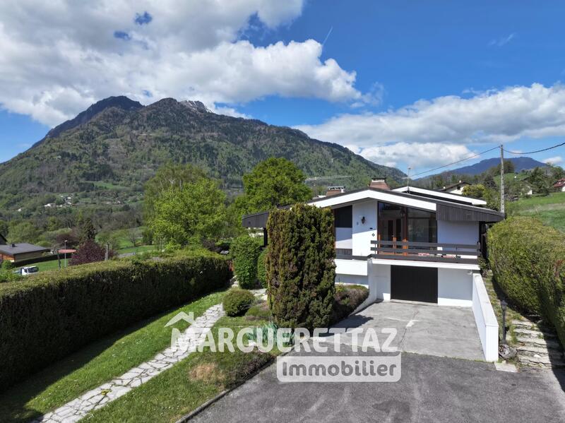 Villa - 214 m² - 6 pièces