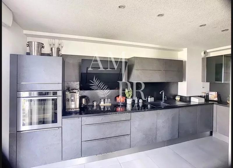 Appartement - 100 m² - 4 pièces