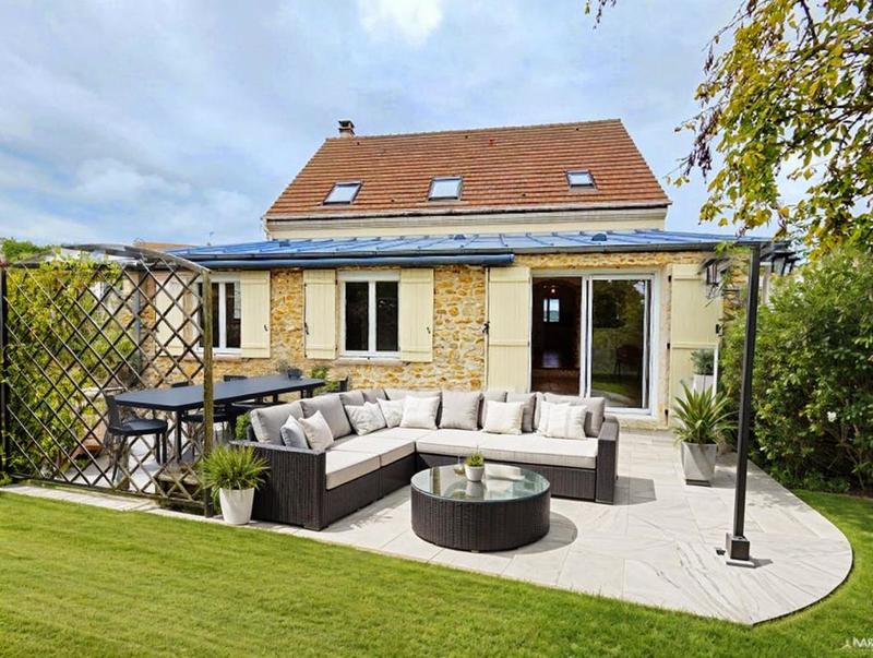 Pavillon - 200 m² - 8 pièces