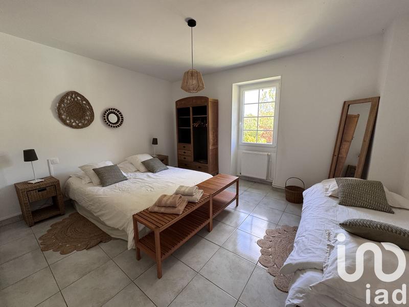 Maison - 215 m² - 7 pièces