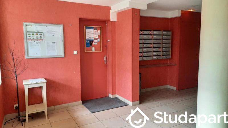 Chambre - 11 m² - 1 pièce