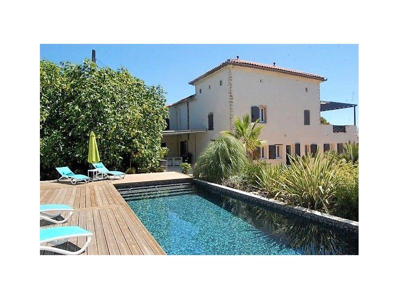 Mas - 400 m² - 10 pièces