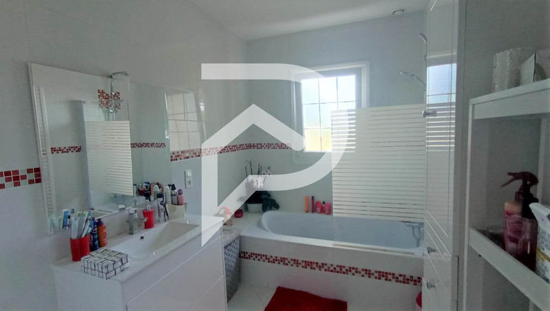 Maison - 150 m² - 5 pièces