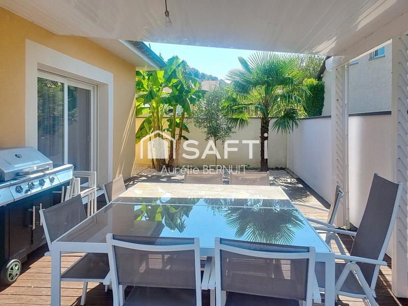 Maison - 194 m² - 8 pièces