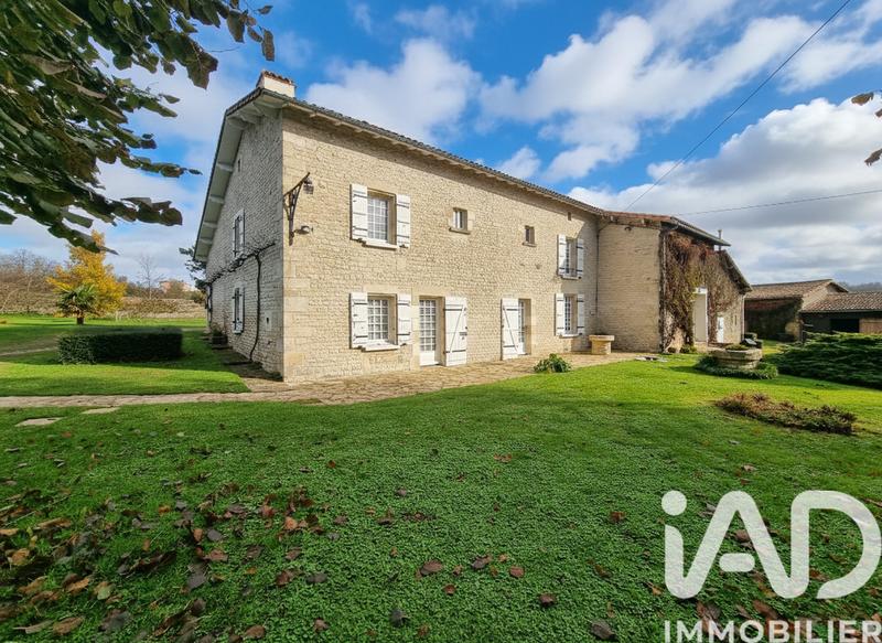 Maison - 254 m² - 6 pièces