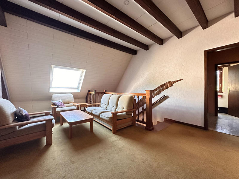 Maison - 250 m² - 6 pièces