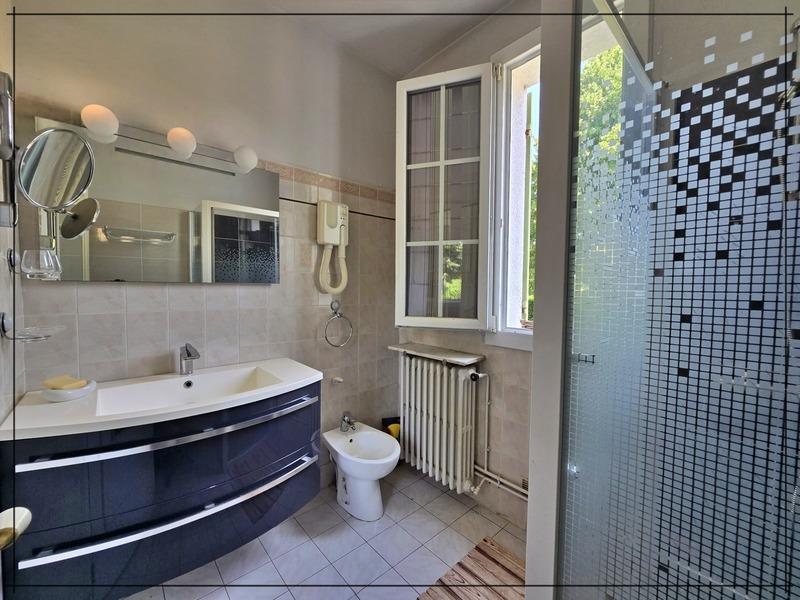 Maison - 180 m² - 6 pièces