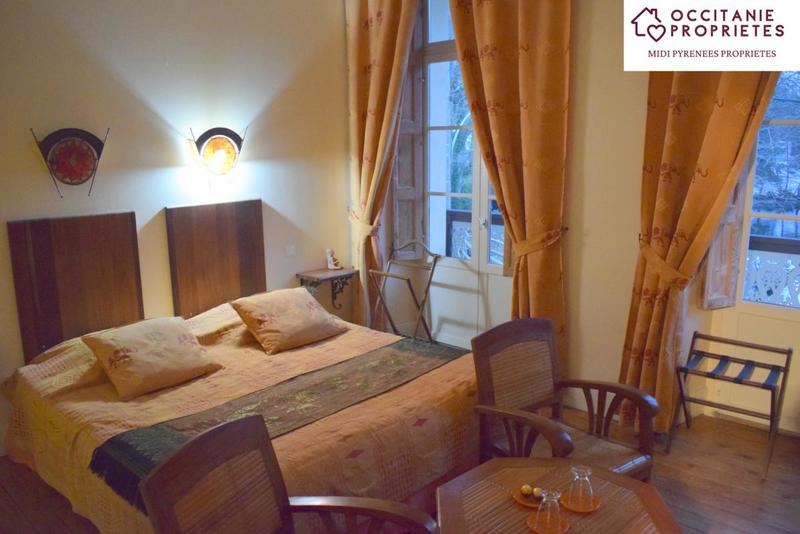 Propriété - 284 m² - 10 pièces