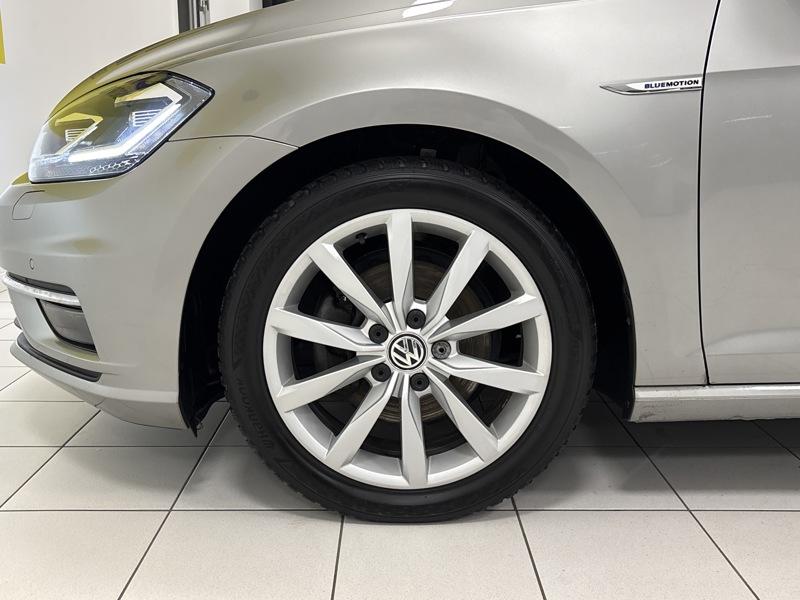 Volkswagen Golf VII Berline Carat BlueMotion 1.5 130 ch Radars Gps Gtie 1 an