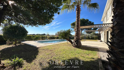 Villa - 1 m² - 5 pièces