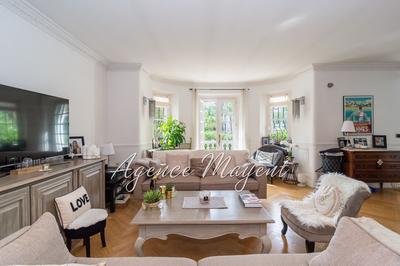 Appartement - 110 m² - 3 pièces