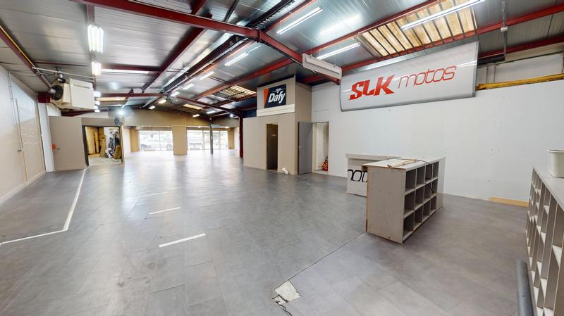 Local commercial - 527 m² - 4 pièces